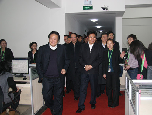 2011年11月，乌鲁木齐青苹果民族语言数据有限公司成立
