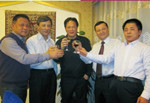 2011年3月1日，青苹果总裁唐五一在新疆商务厅负责人的陪同下访问新疆