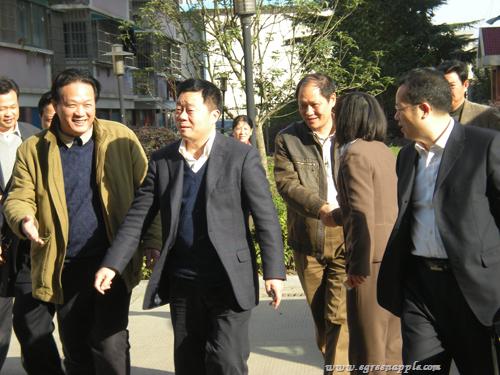 20081205校企座谈会期间长沙市副市长何寄华视青