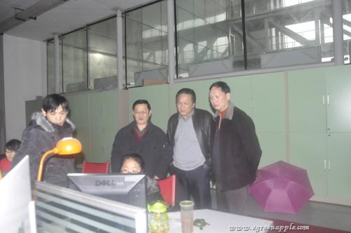 20120320市工信委主任助理贺长春一行来青