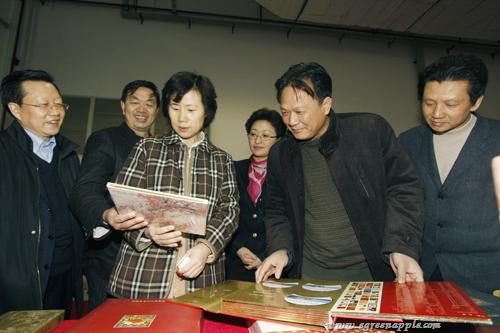 20100414重庆市委副书记视察青苹果