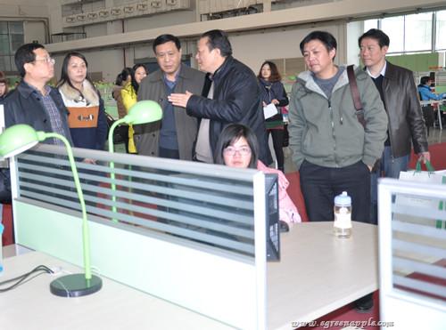 湖北新闻出版广电局副局长邵明义调研青苹果