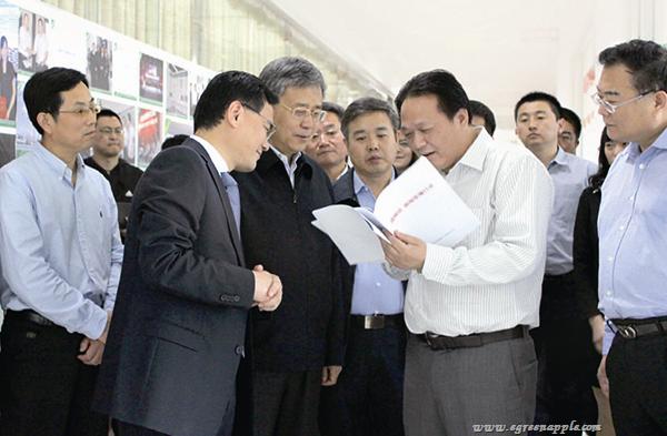 2014年5月15日，山东省省委副书记、省长郭树清一行莅临日照青苹果数据中心调研