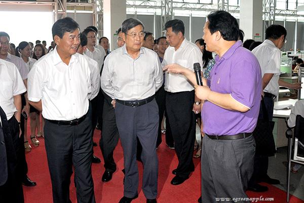 2014年7月14日，全国工商联原副主席、全国工商联名誉主席黄梦复，湖南省副省长何报翔访青