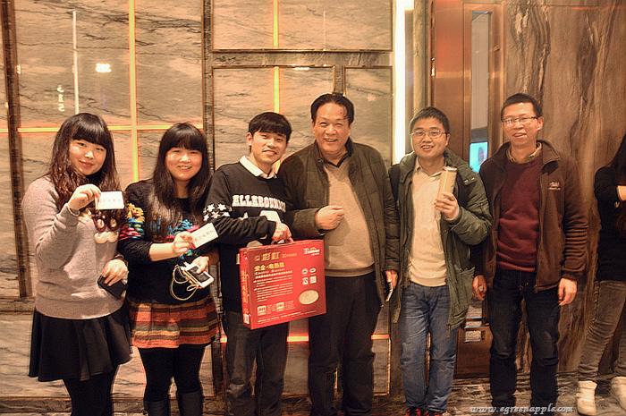 2015年12月5日，青苹果顺利举办“百日突围”庆功大联欢